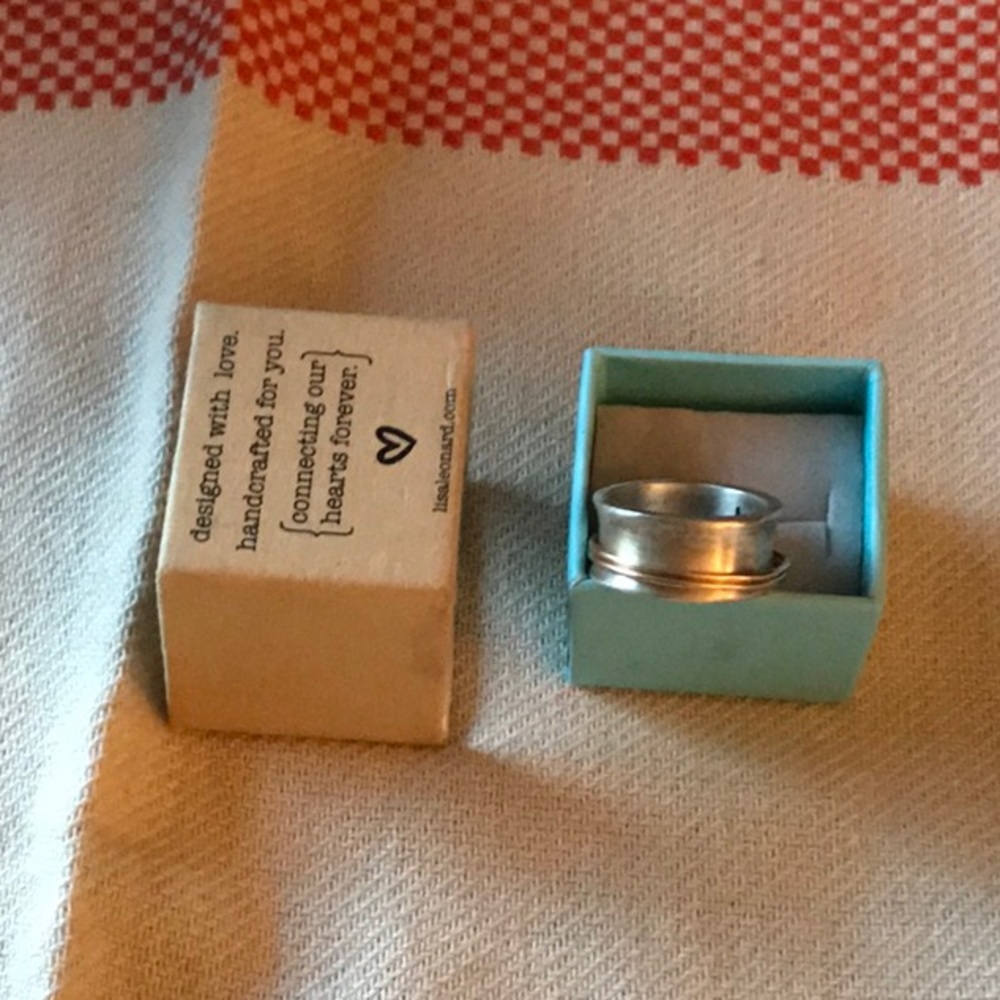 Lisa Leonard spin ring